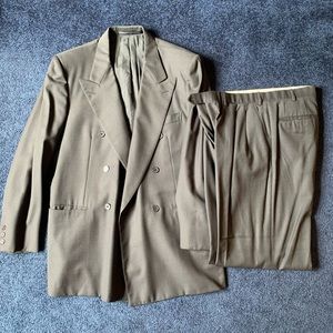 Dapper 1990 Brioni Men’s Two Piece Suit